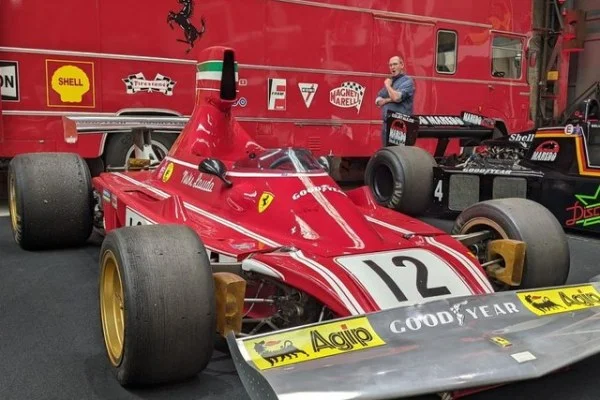 F1美国大奖赛诺里斯冲冠与皮亚斯特里队友策略关键博弈分析